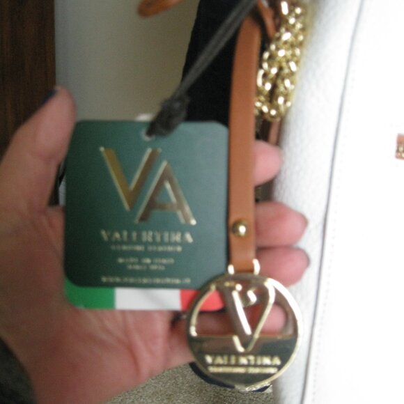 Valentina peeble white leather X-body bag w/ brown leather trim NWT Spring wear - Picture 8 of 15